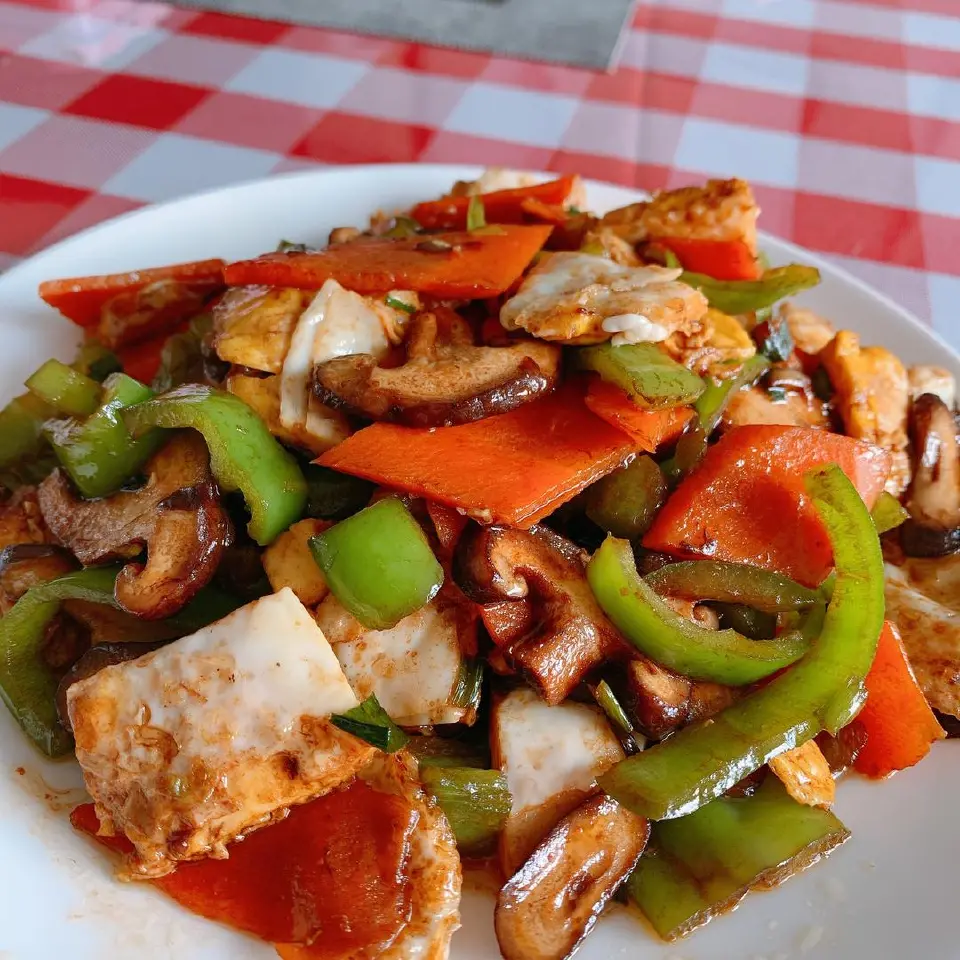 家常香菇炒鸡蛋成品图