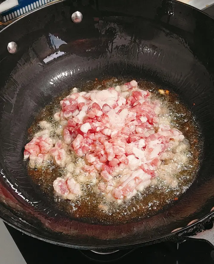 雪里蕻炒肉沫 第 3 步