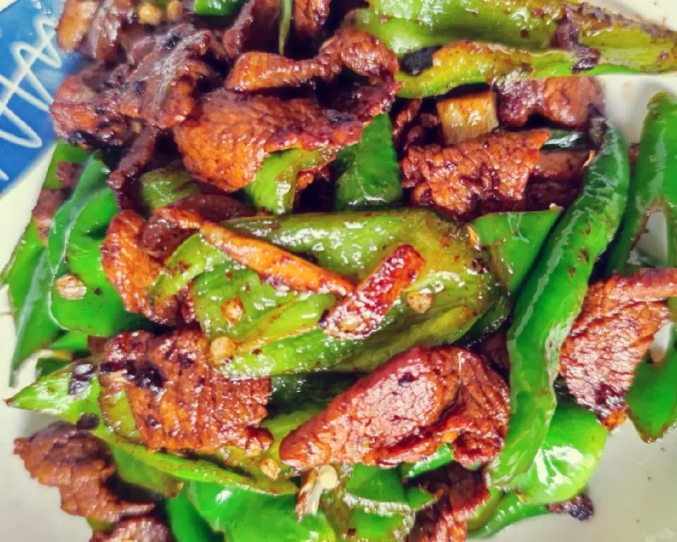 农家小炒肉成品图