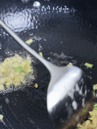 鹿茸菇炒鸡蛋 第 4 步