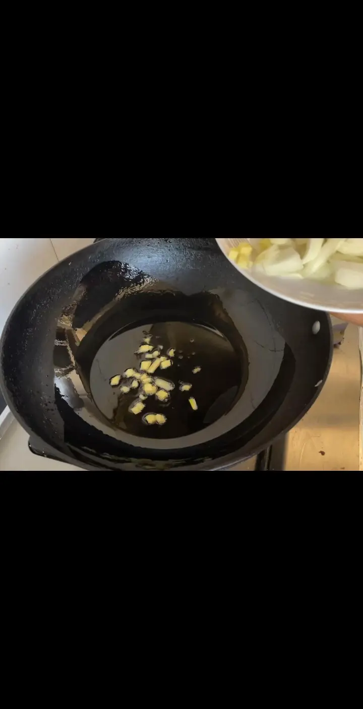 咖喱梅花肉炖土豆 第 5 步