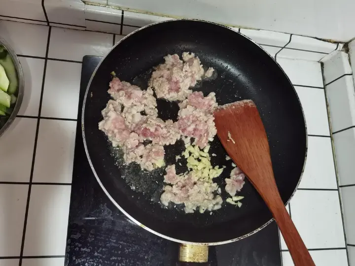 西葫芦炒肉蛋 第 6 步