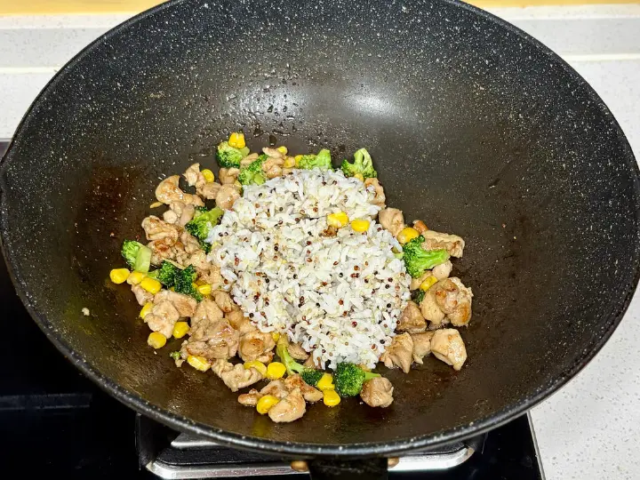 鸡腿肉杂粮饭 第 8 步