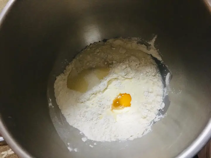 蜜红豆牛奶吐司 第 1 步