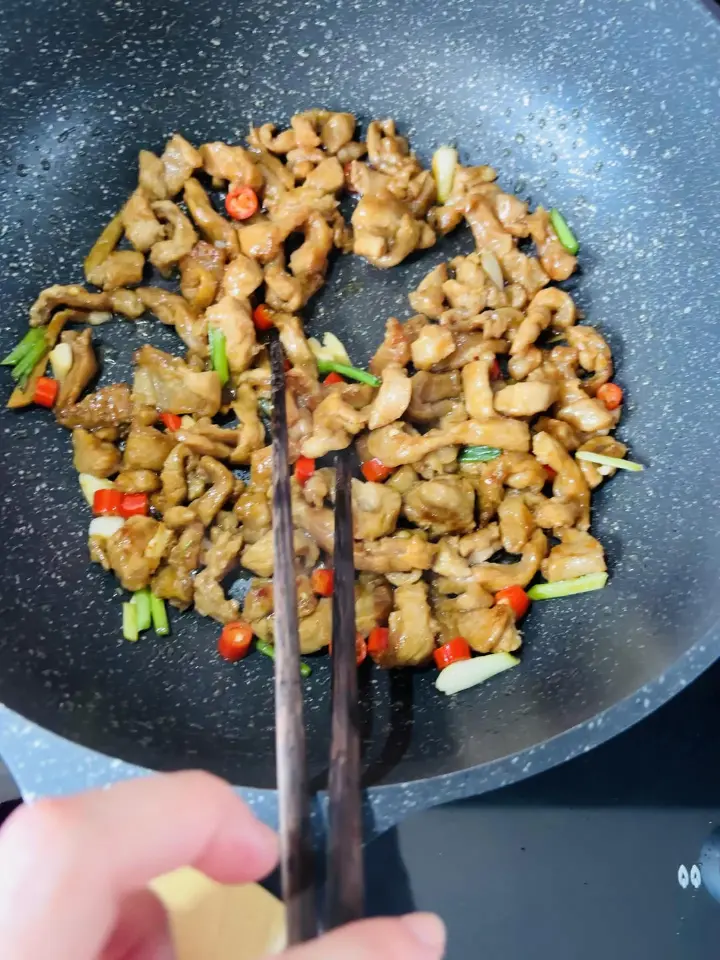 五香猪颈肉 第 1 步