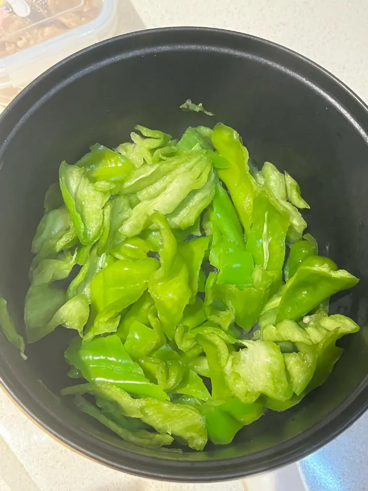 青椒炒肉 第 2 步
