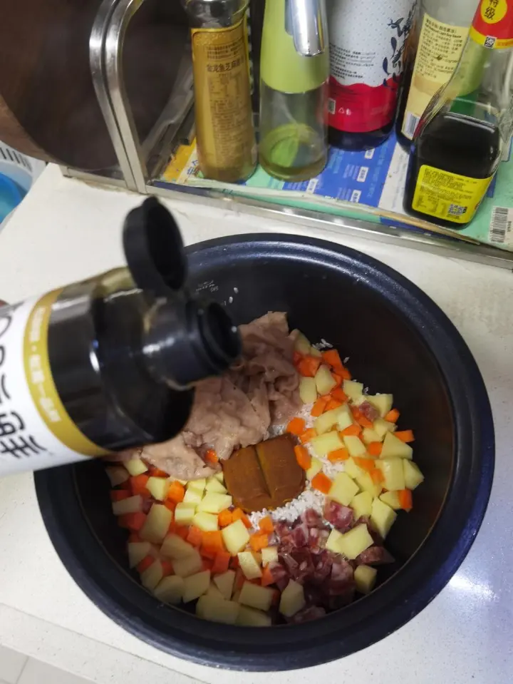 咖喱牛肉卷焖饭 第 6 步