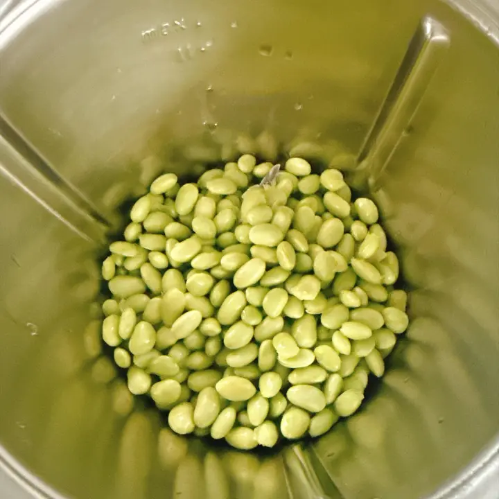 毛豆炒虾仁 第 4 步