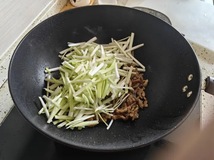 韭黄炒肉丝 第 6 步