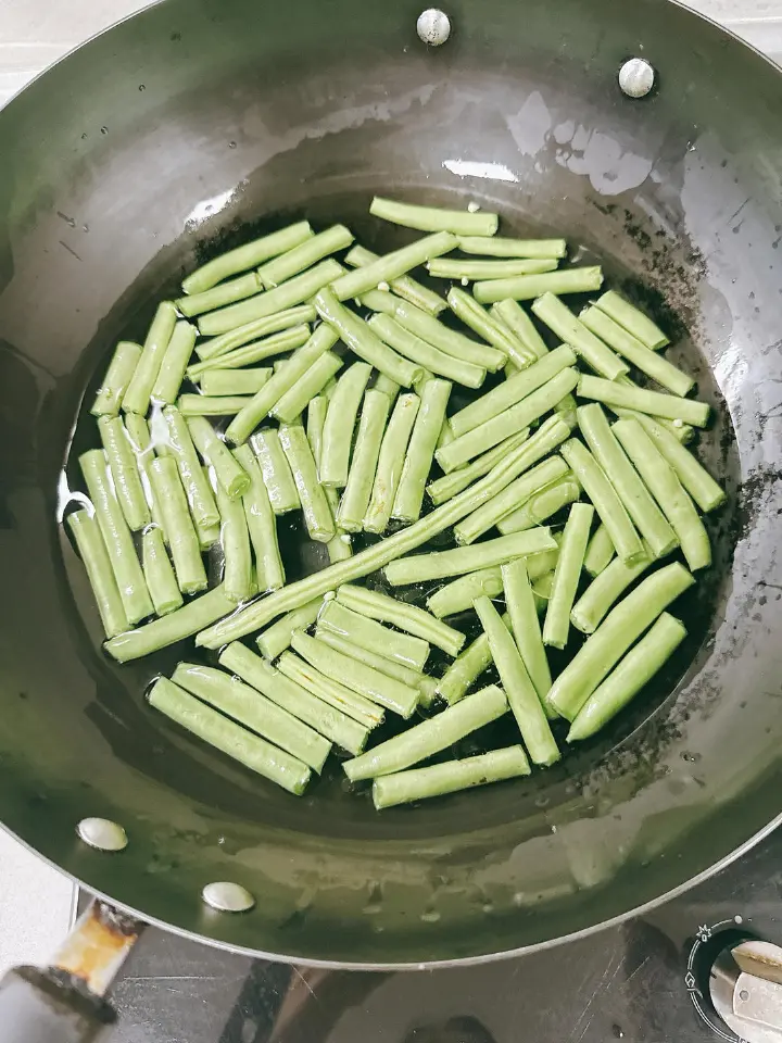 梅干菜炒四季豆 第 2 步