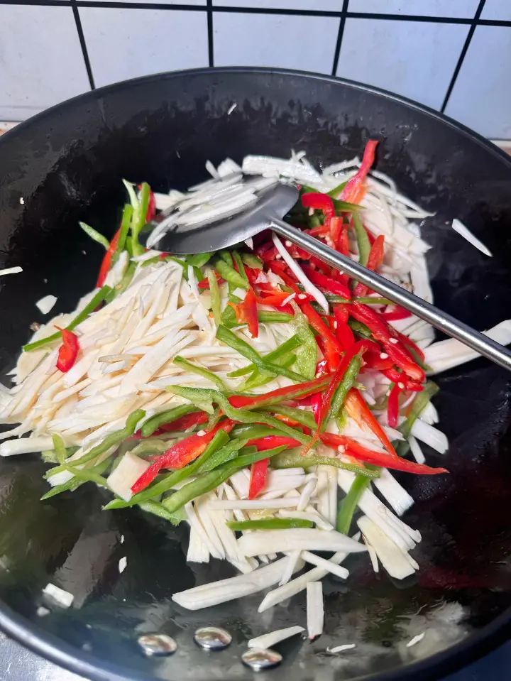 素炒茭白丝 第 7 步