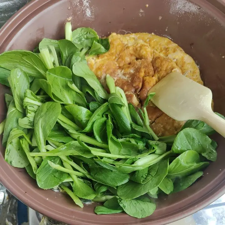 青菜肉蛋饼 第 4 步
