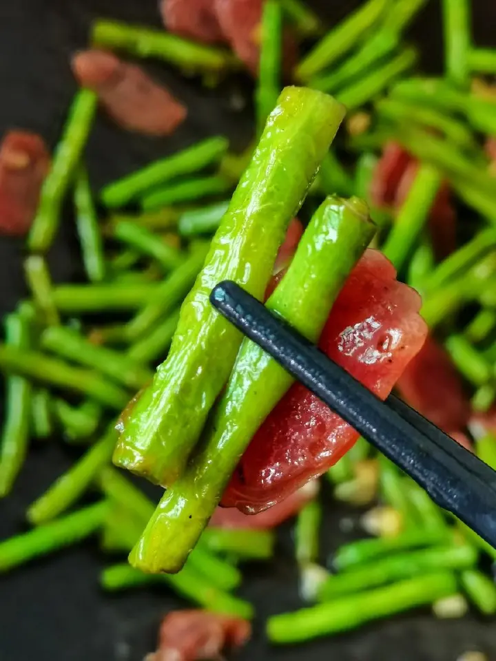 腊肠炒豆角 第 6 步