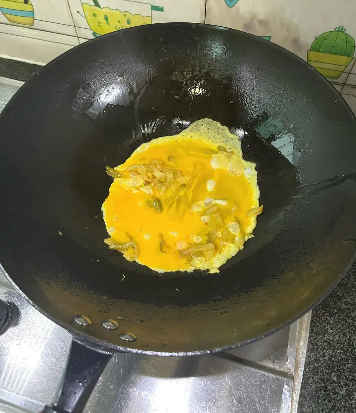 榨菜炒鸡蛋 第 4 步