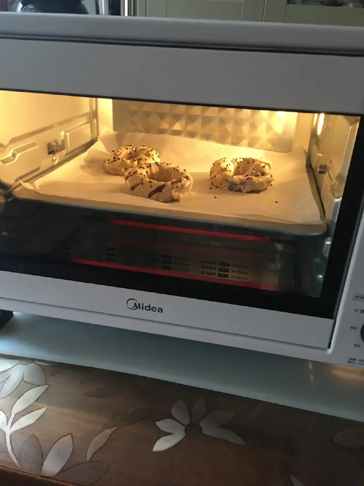 手抓饼豆沙卷 第 11 步