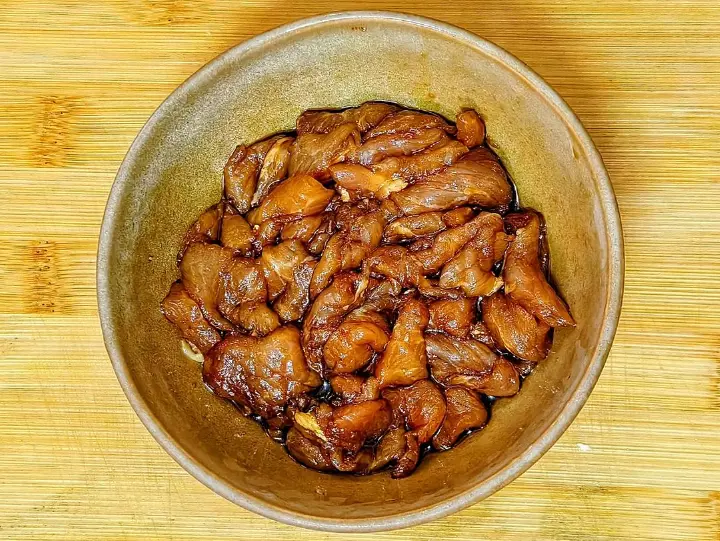 腐竹炒肉片 第 2 步