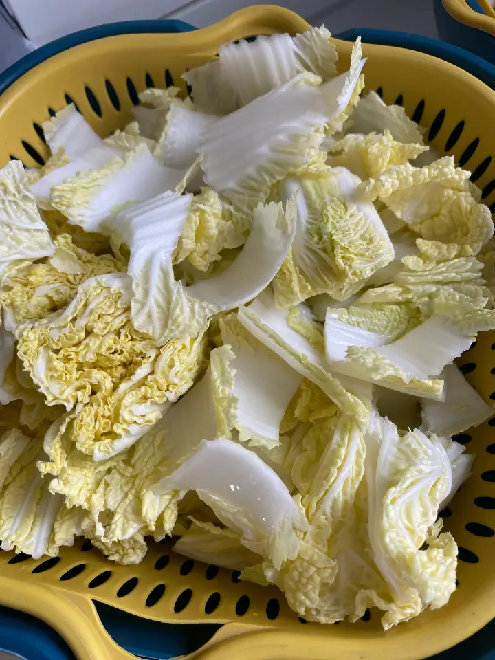 五花肉炒白菜香菇 第 1 步
