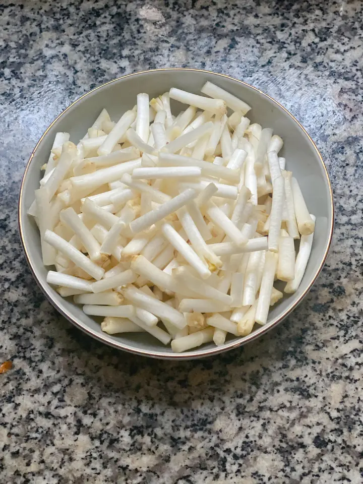 清炒花生苗 第 3 步