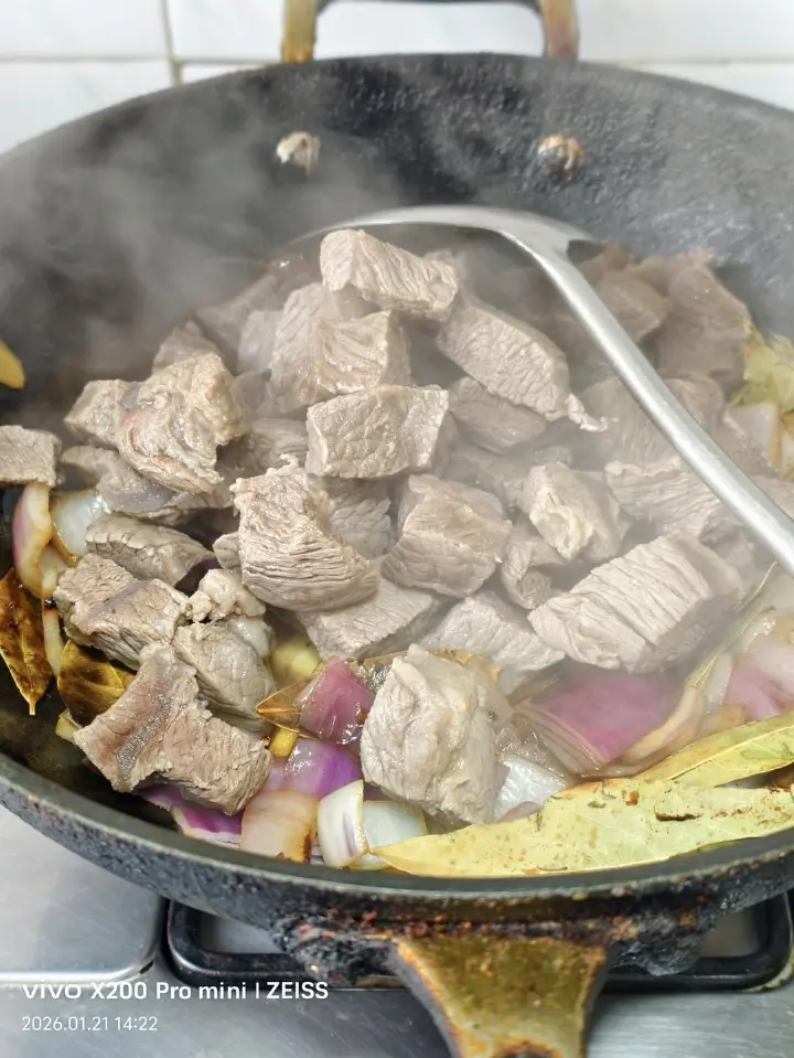 西红柿炖牛肉 第 6 步