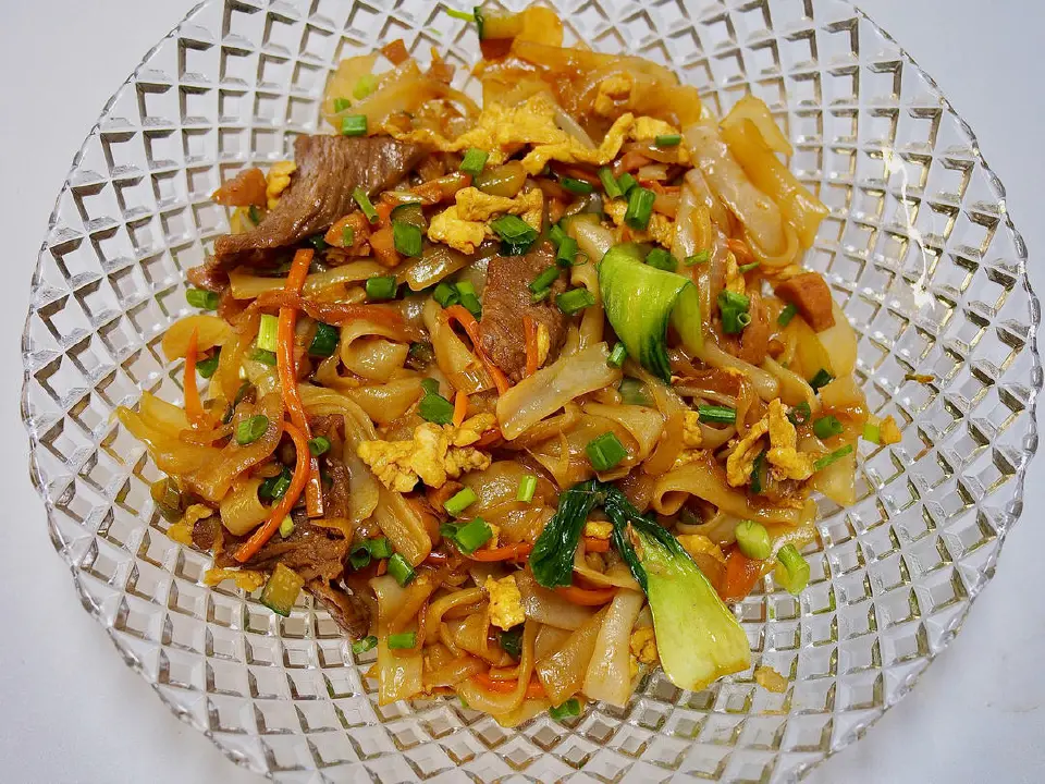 牛肉炒河粉成品图