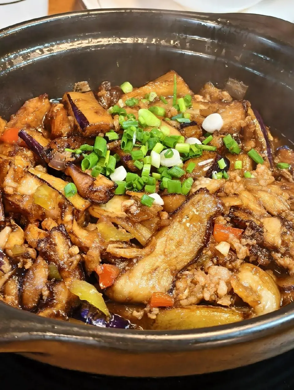 咸鱼茄子煲成品图