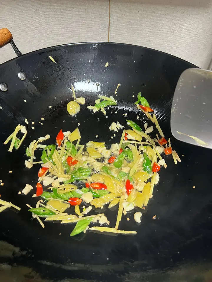 辣椒香菜炒牛肉 第 4 步