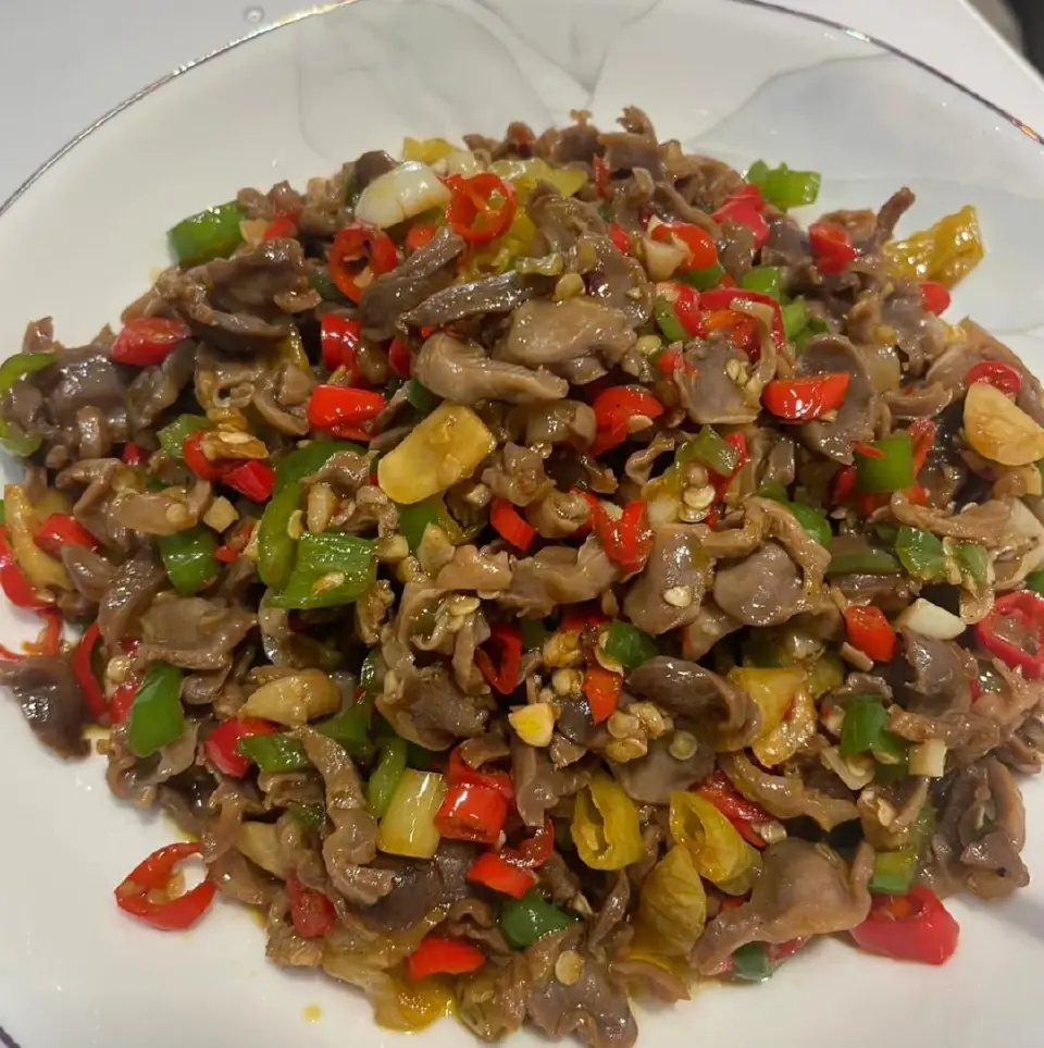 泡椒鸡杂成品图