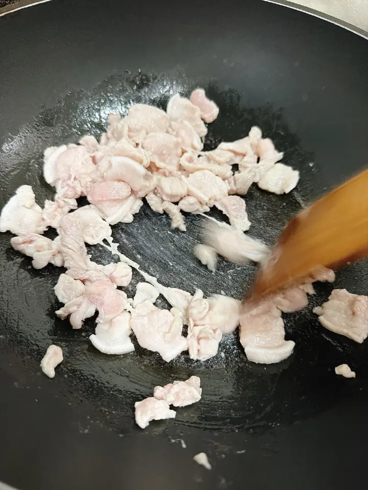 大葱炒肉片 第 3 步