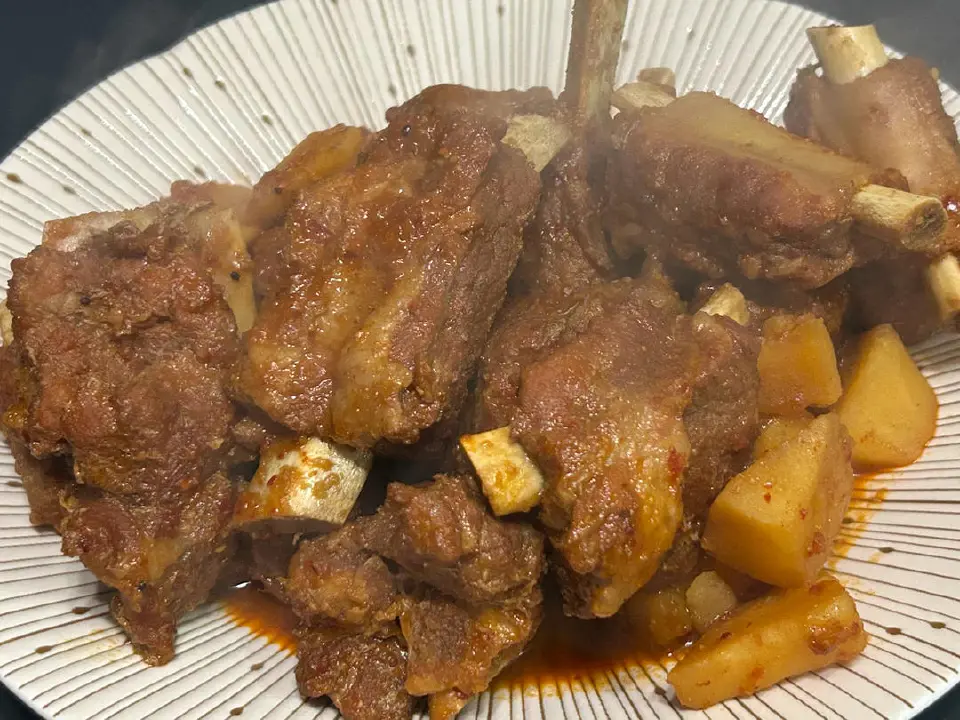 韩式辣排骨成品图