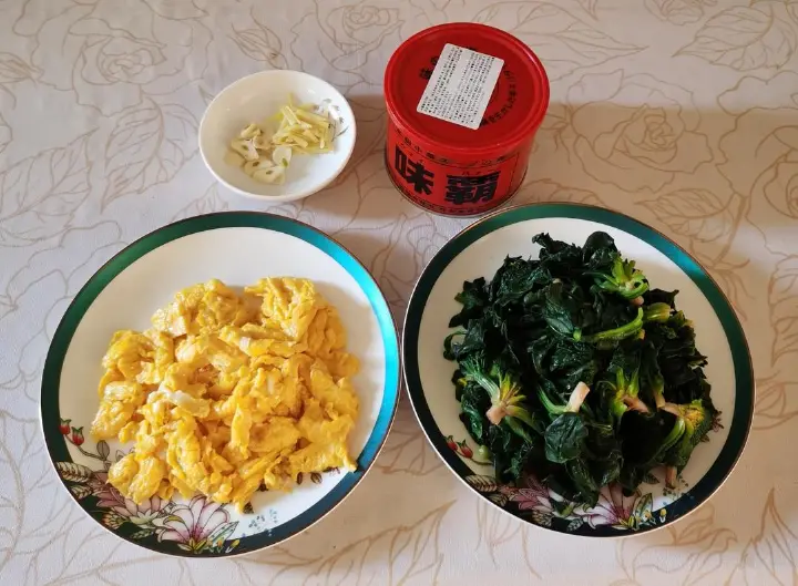 菠菜炒鸡蛋 第 5 步