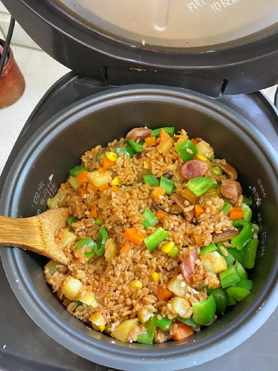 土豆腊肠焖饭成品图