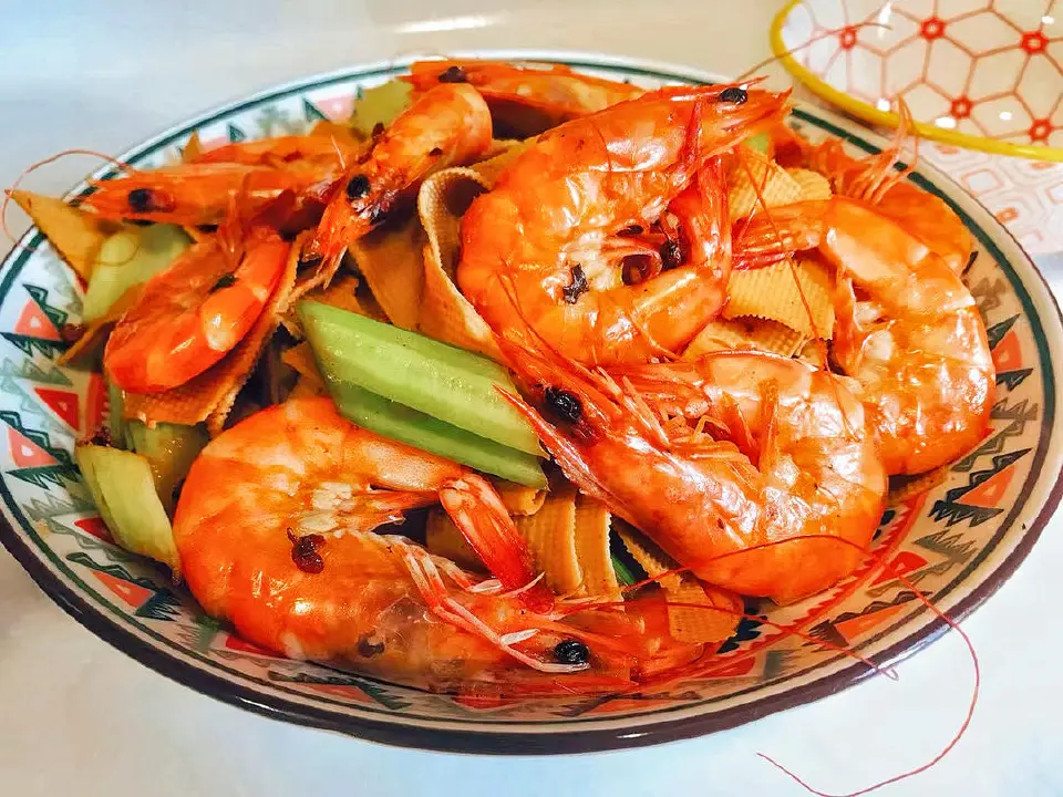 鲜蔬炒虾成品图