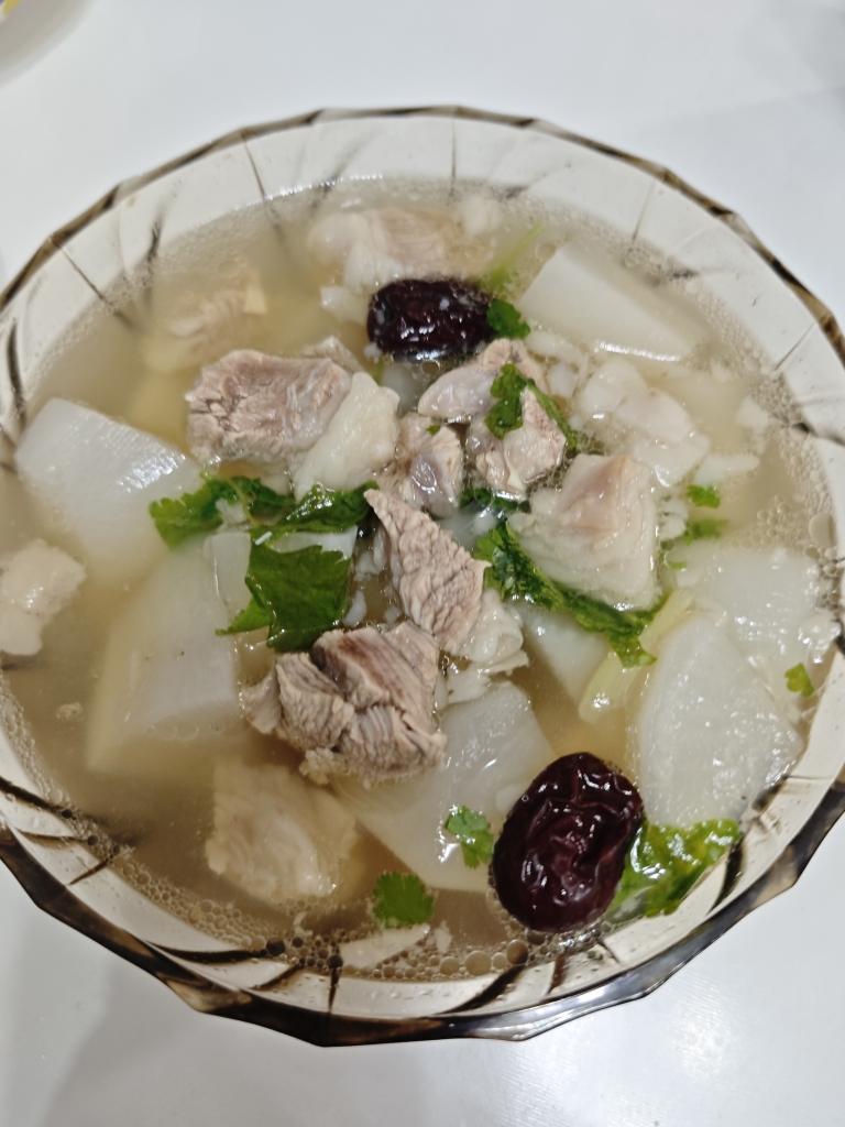 羊肉炖萝卜成品图