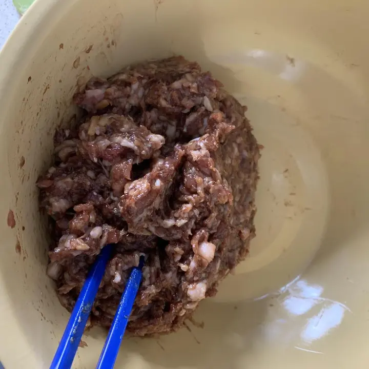 手抓饼肉饼 第 2 步