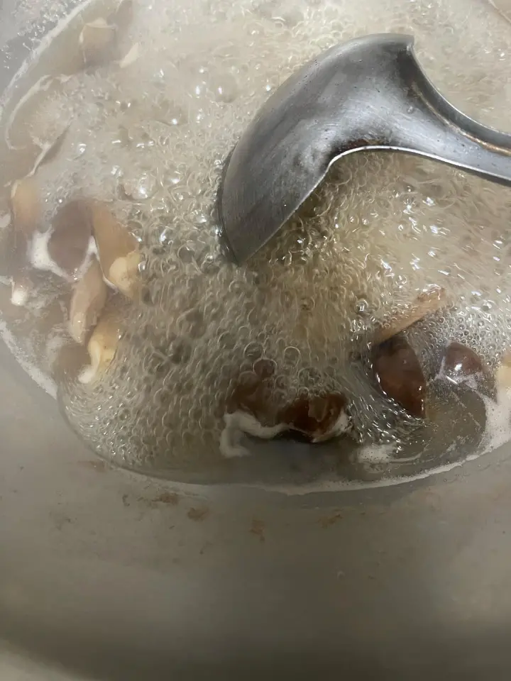 凉拌黑皮鸡枞菌 第 3 步