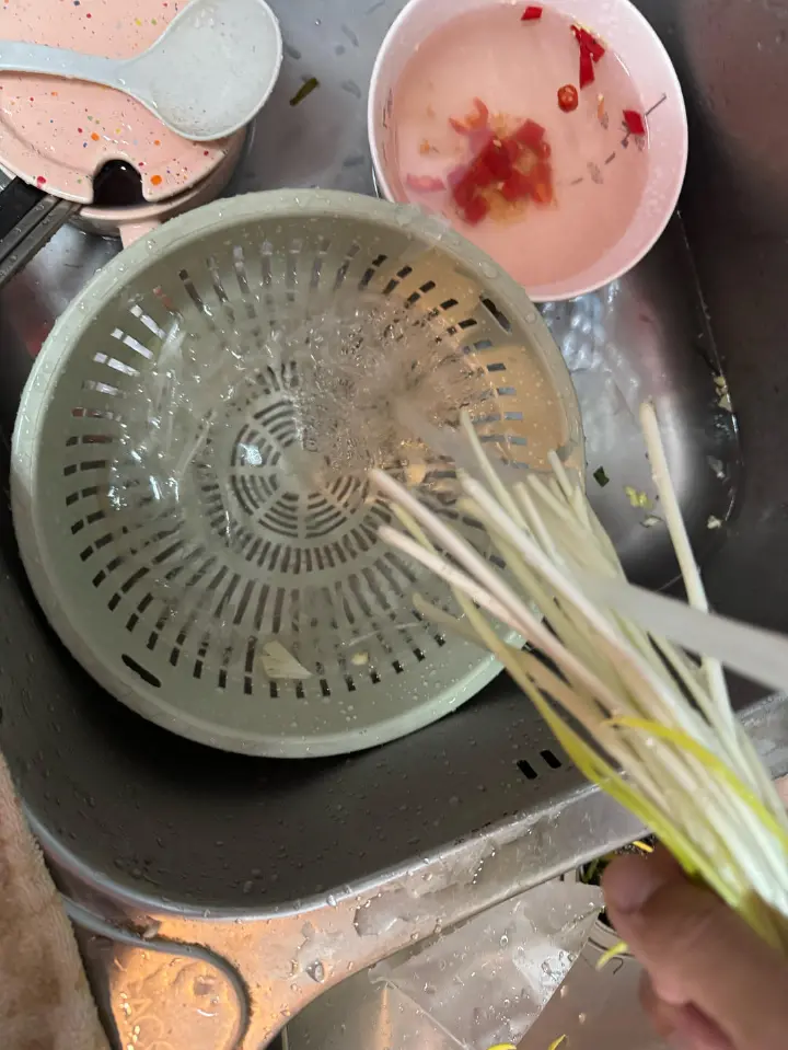 蒜黄炒鸡蛋 第 1 步