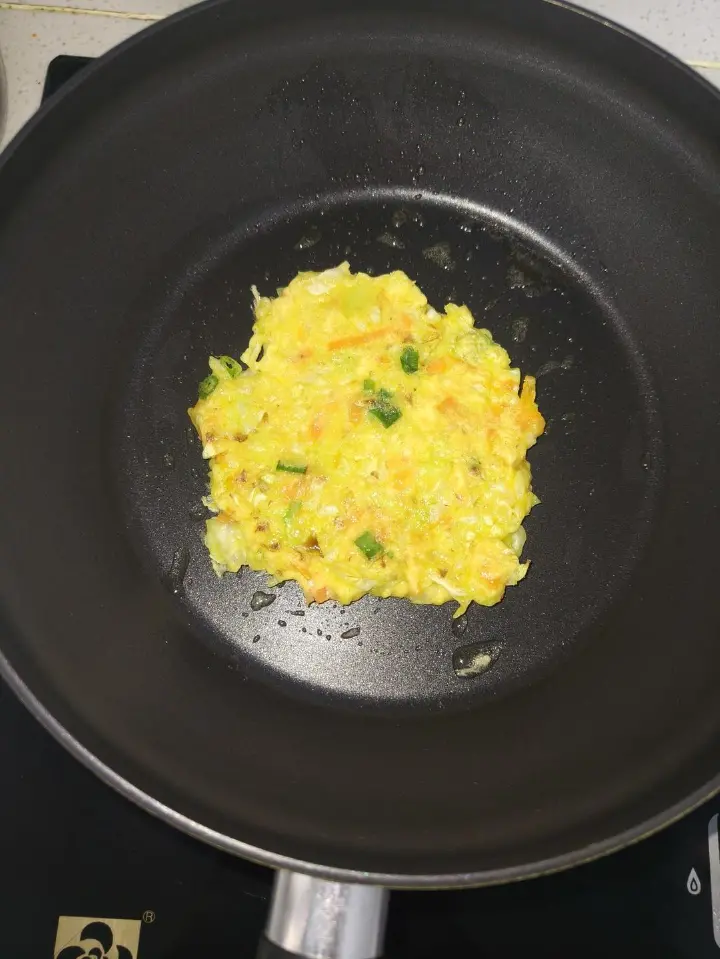 包心菜胡萝卜鸡蛋饼 第 11 步