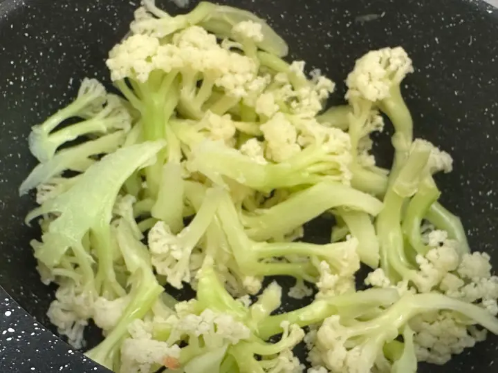 西红柿炒菜花 第 8 步