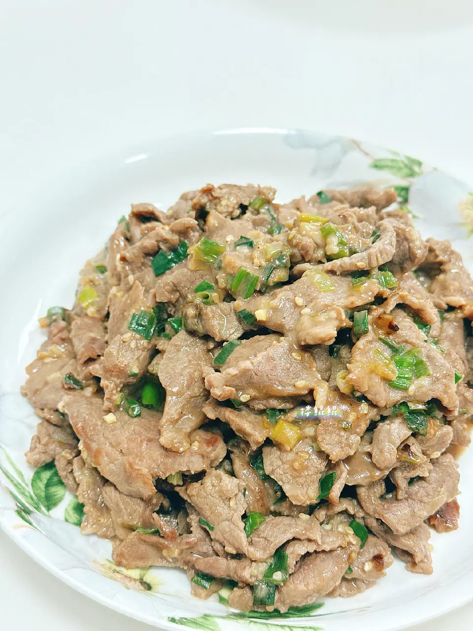 盐葱酱牛肉成品图