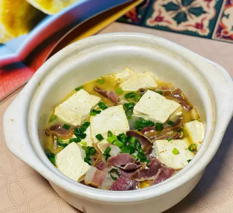 咸肉炖老豆腐