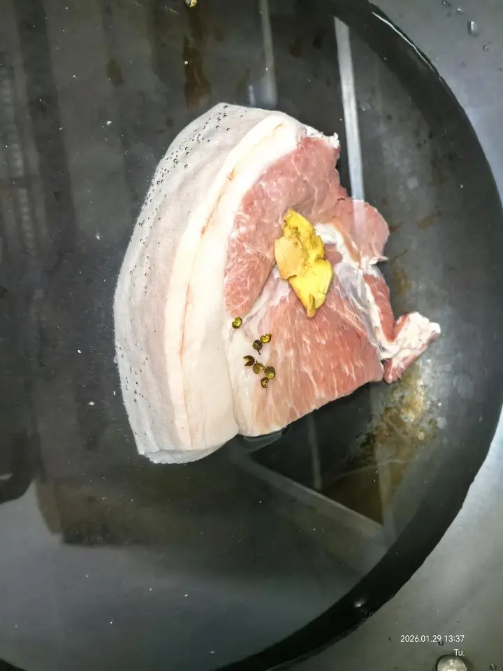 蒜苗回锅肉 第 2 步