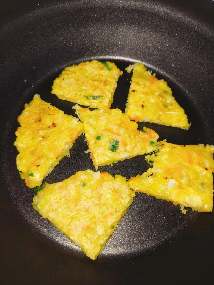 包心菜胡萝卜鸡蛋饼 第 14 步