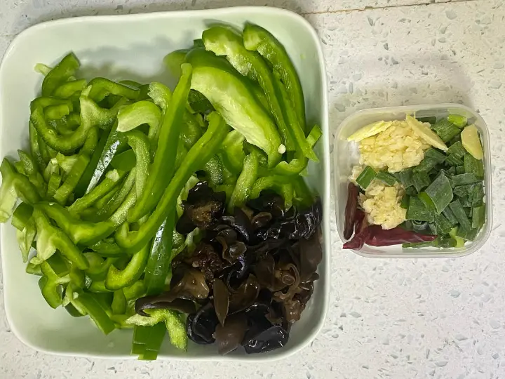 青椒炒木耳 第 3 步
