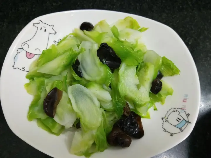 青椒炒肉片与孩儿菜烧腐竹 第 6 步