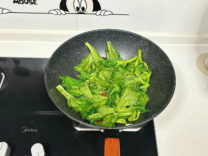 清炒冰草 第 3 步