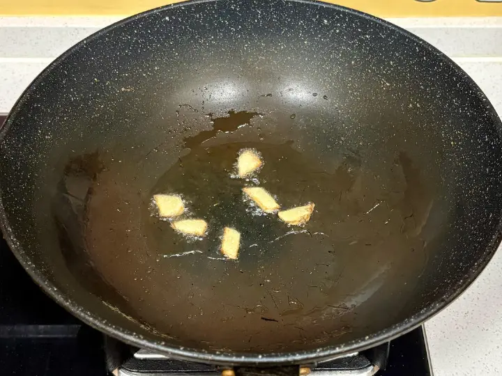 茭白毛豆炒肉丝 第 5 步