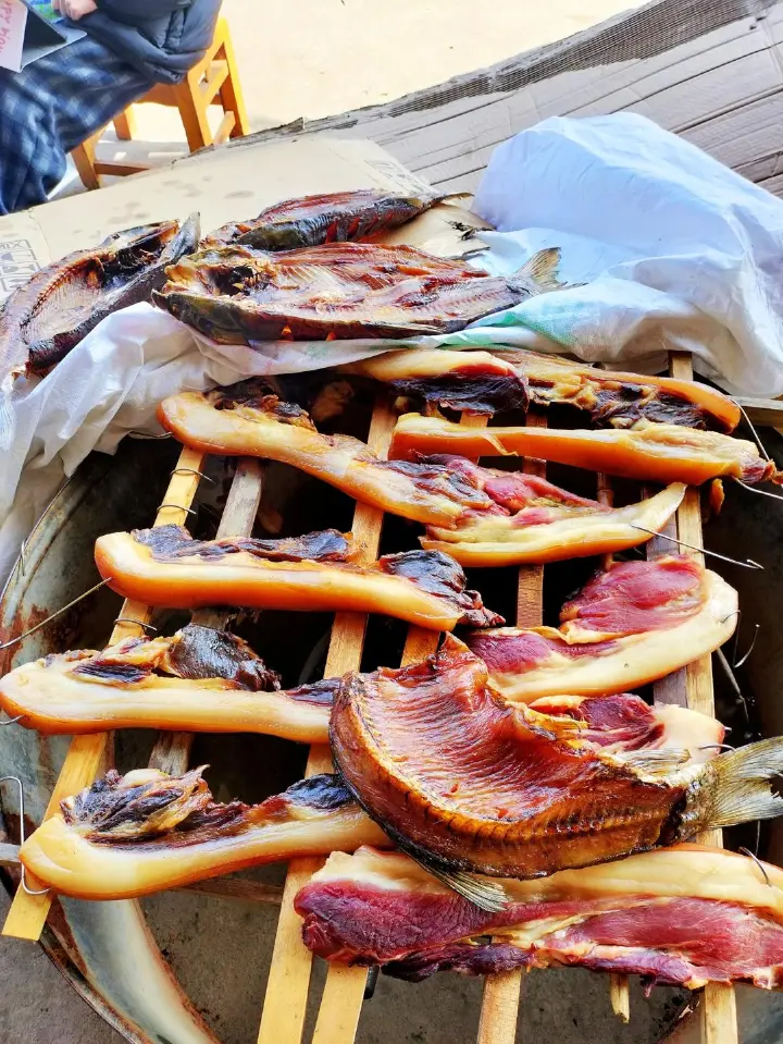 蒜苔炒腊肉 第 1 步