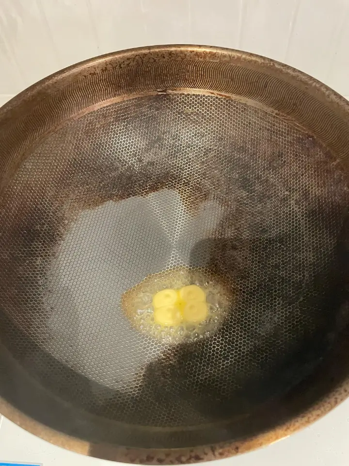 盐葱牛排炒牛肝菌 第 4 步