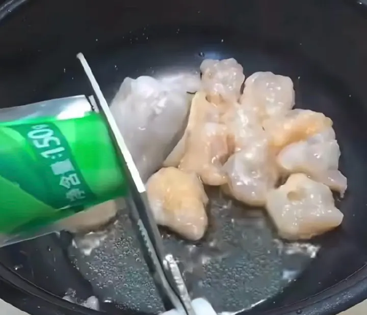 西红柿鸡蛋虾滑水扯面 第 5 步