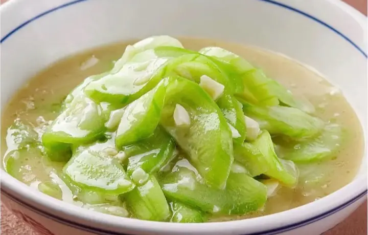 蒜蓉炒丝瓜 第 3 步